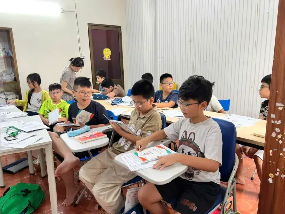 TUYỂN SINH LỚP ÔN THI CẤP TỐC CAMBRIDGE FLYERS